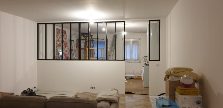 Lire la suite à propos de l’article 🛠️ Création d’une cloison avec verrière – Carpentras (84)